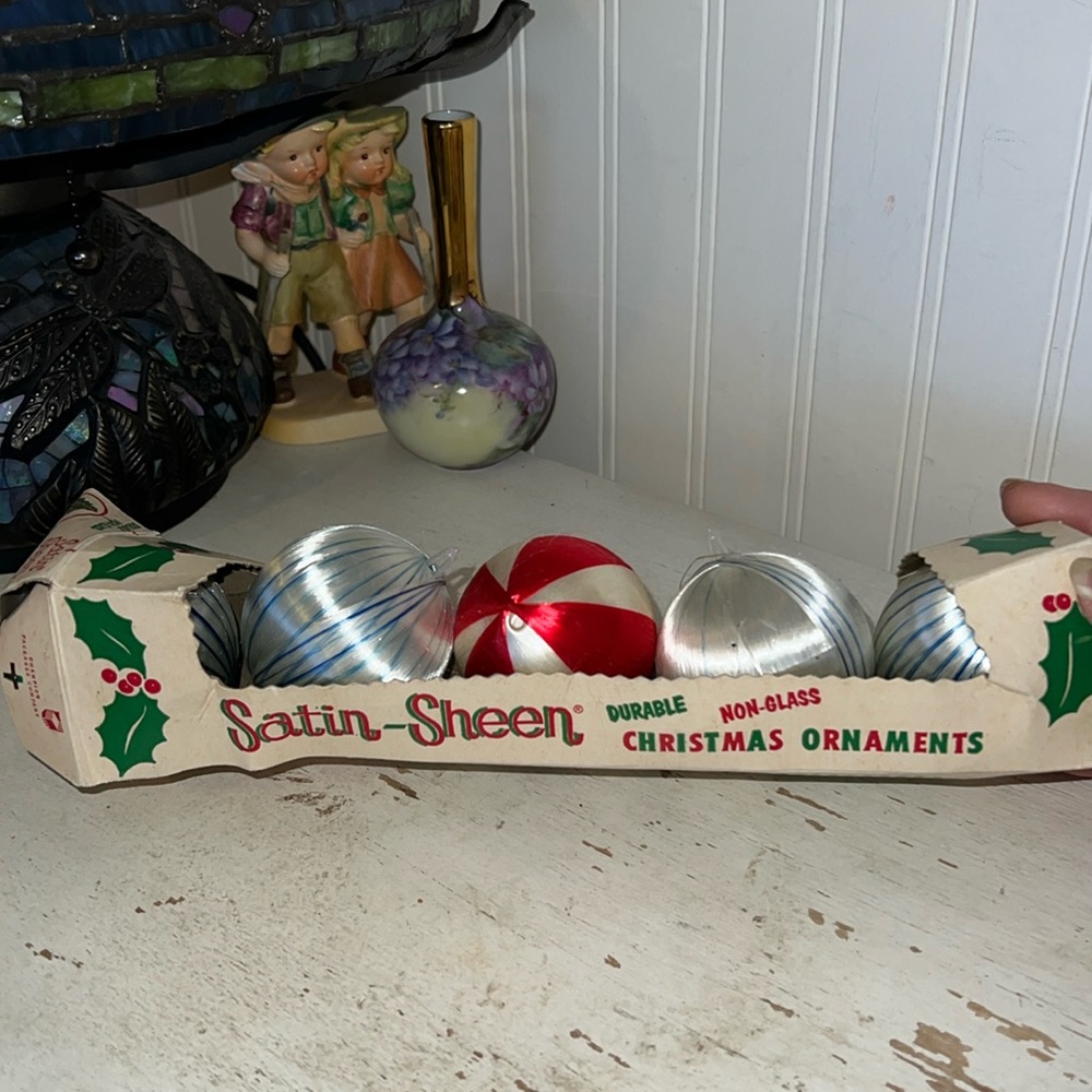 MCM PYRAMID Satin sheen Christmas Ornaments